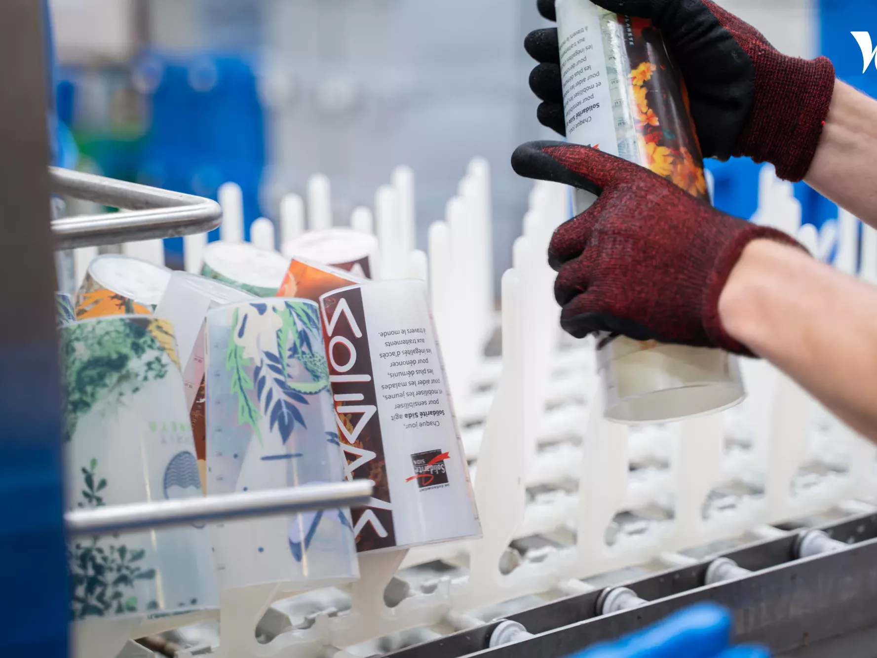 La reutilisation : le lavage de gobelets reutilisables